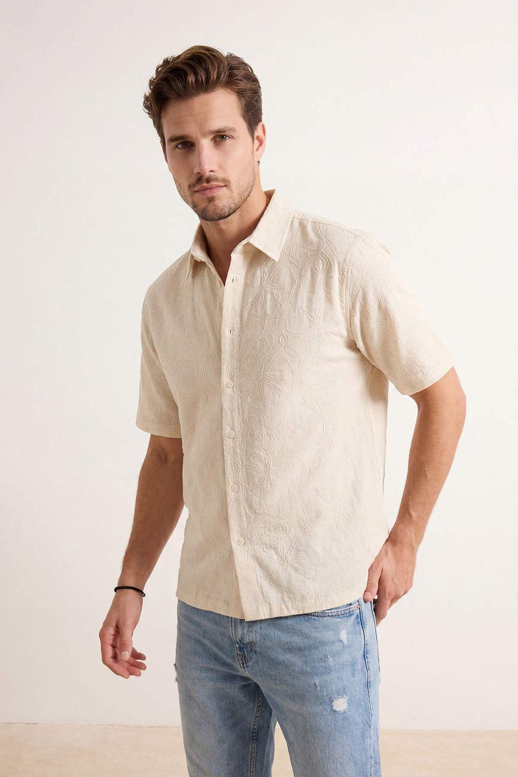 Bej Regular Fit Islemeli Nak?sl? Yazl?k Erkek Gomlek TMNSS25GO00081 - Trendyolmilla фото 5