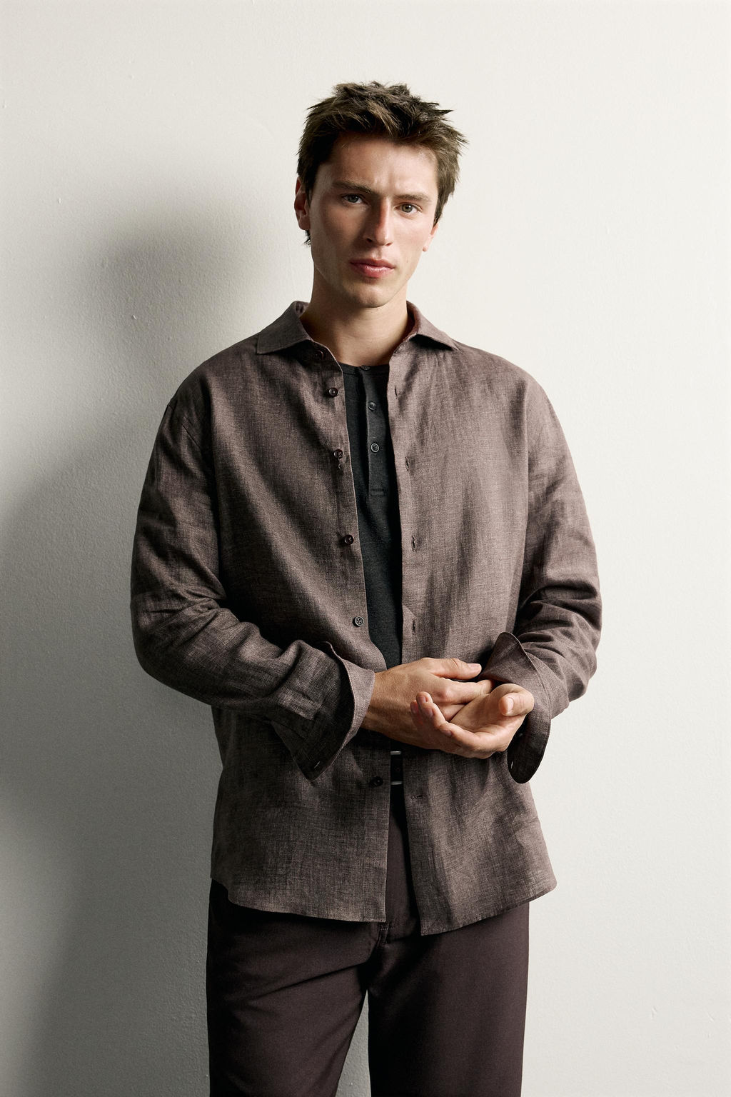 CAMISA REGULAR FIT 100% LINO / Marr?n - Zara фото 2