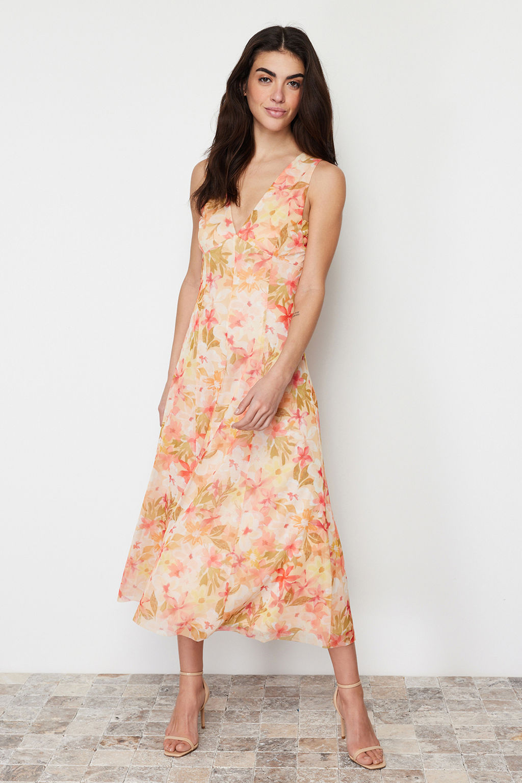 Cok Renkli Cicekli Cicek Bask?l? V Yaka Tul Esnek Orme Elbise TWOSS24EL00384