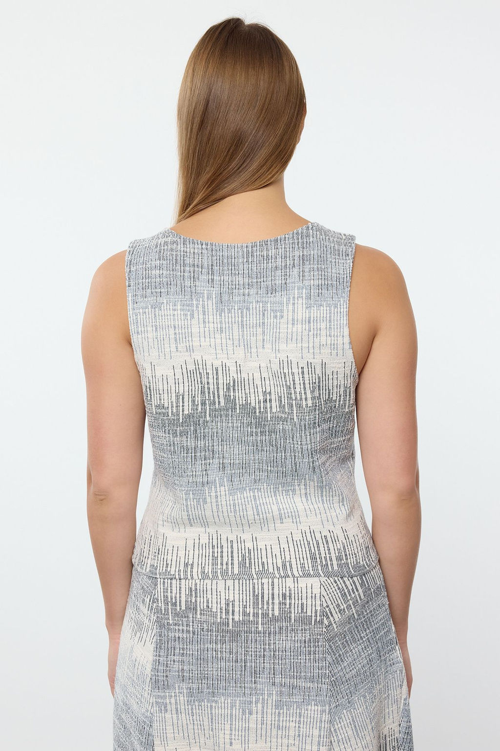 Trendyolmilla Cok Renkli Regular Tuvit Fitted/Vucuda Oturan Kolsuz Yelek TWOAW25YE00065