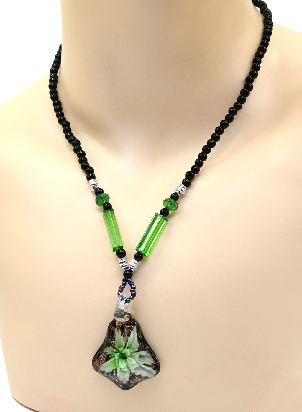 Подвеска из муранского стекла форма 32*52мм, цв.зеленый, 46см