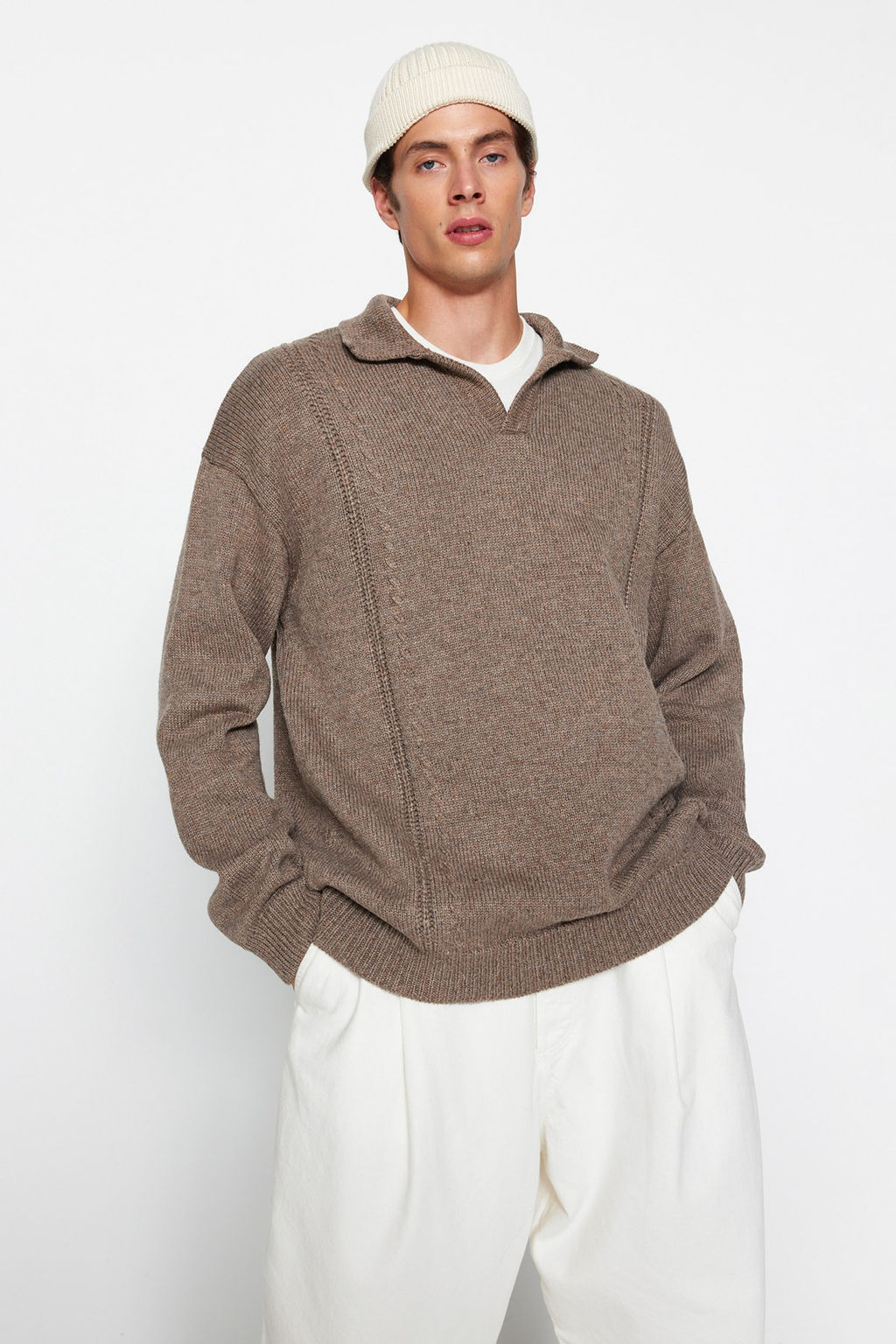 TRENDYOL MAN Vizon Oversize Fit Yunlu Genis Kal?p Polo Yaka Triko Kazak TMNAW24KZ00049