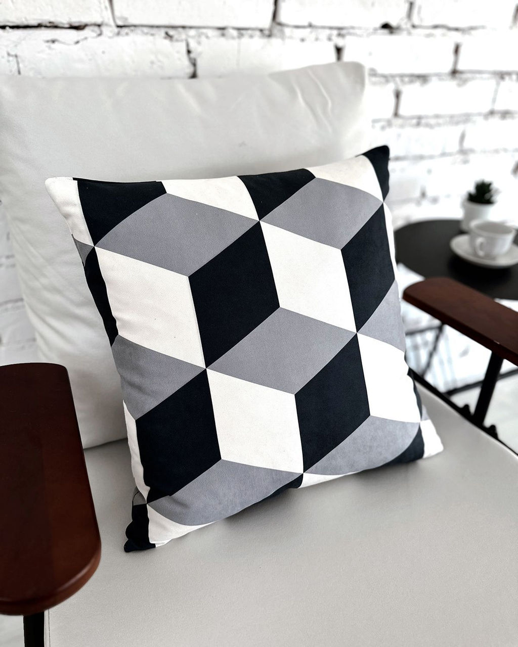 Декоративная наволочка P010