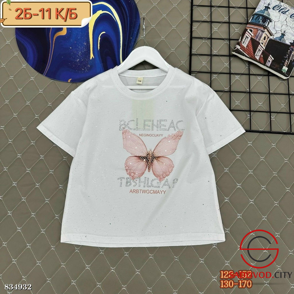 Футболка с рисунком бабочки