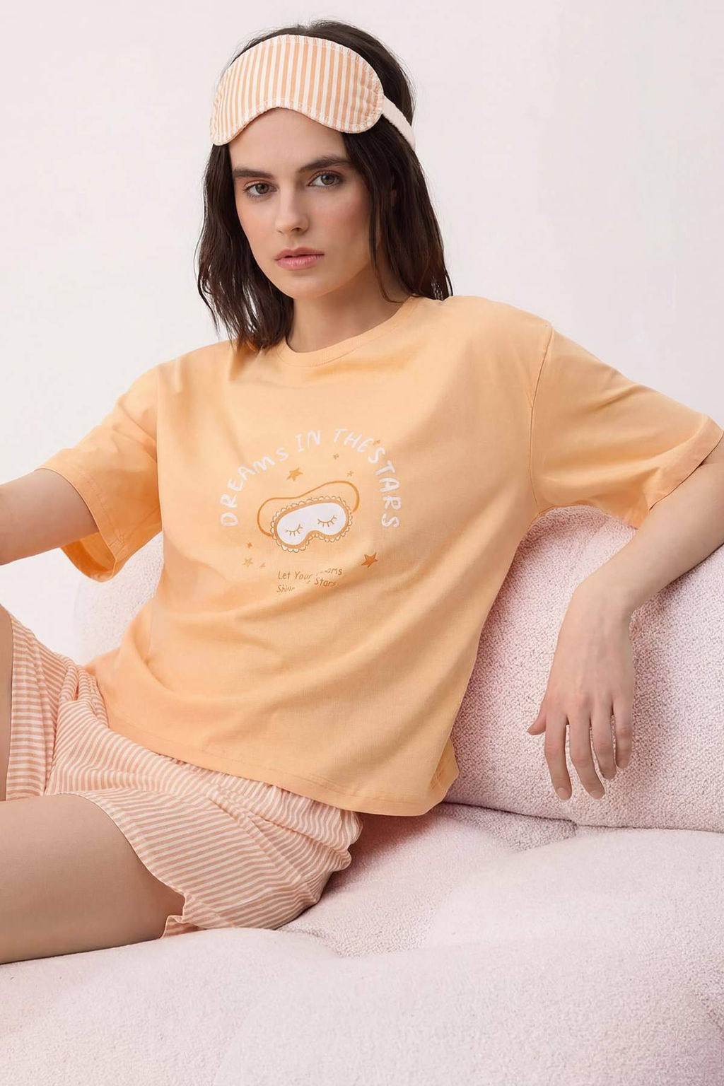 Trendyolmilla Beyaz-Mavi %100 Pamuklu Cizgili Slogan Bask?l? Uyku Bantl? Sortlu Orme Pijama Tak?m? THMSS25PT00102  фото 16