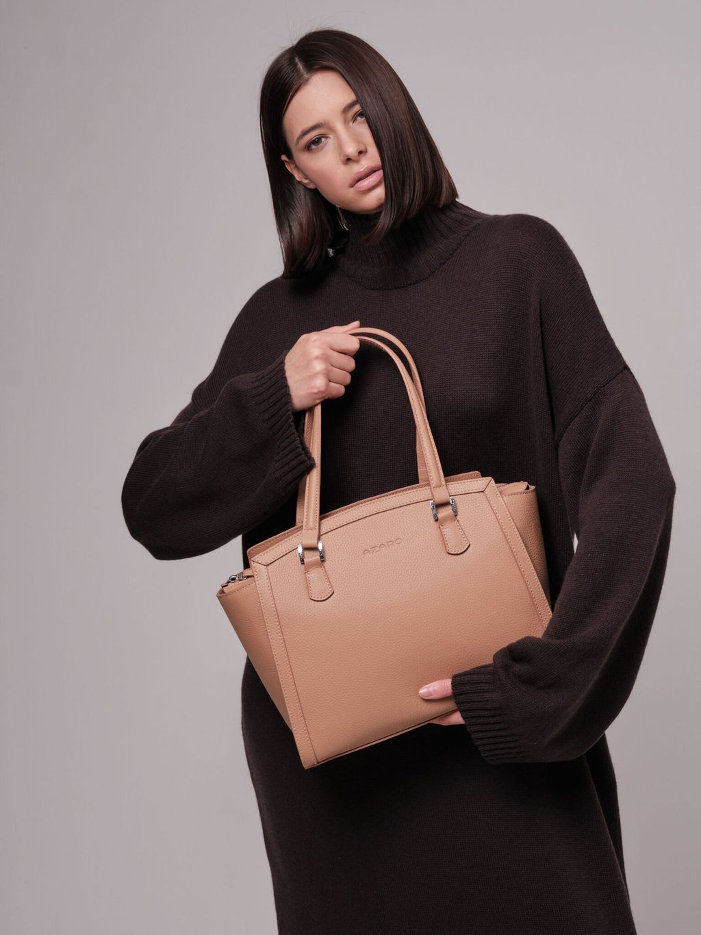 Сумка кожаная Azaro 30690 бежевая нуга