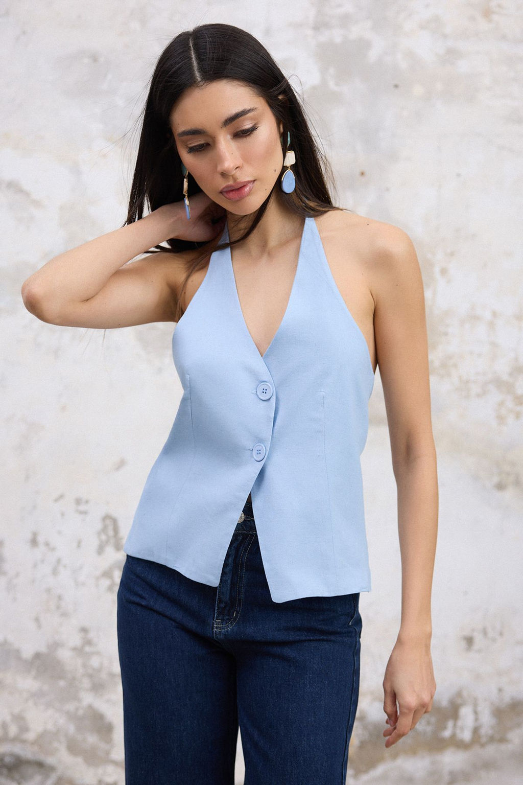 TRENDYOLMILLA Beyaz Regular Keten Gorunumlu Halter Yaka Regular Yelek TWOSS25YE00096