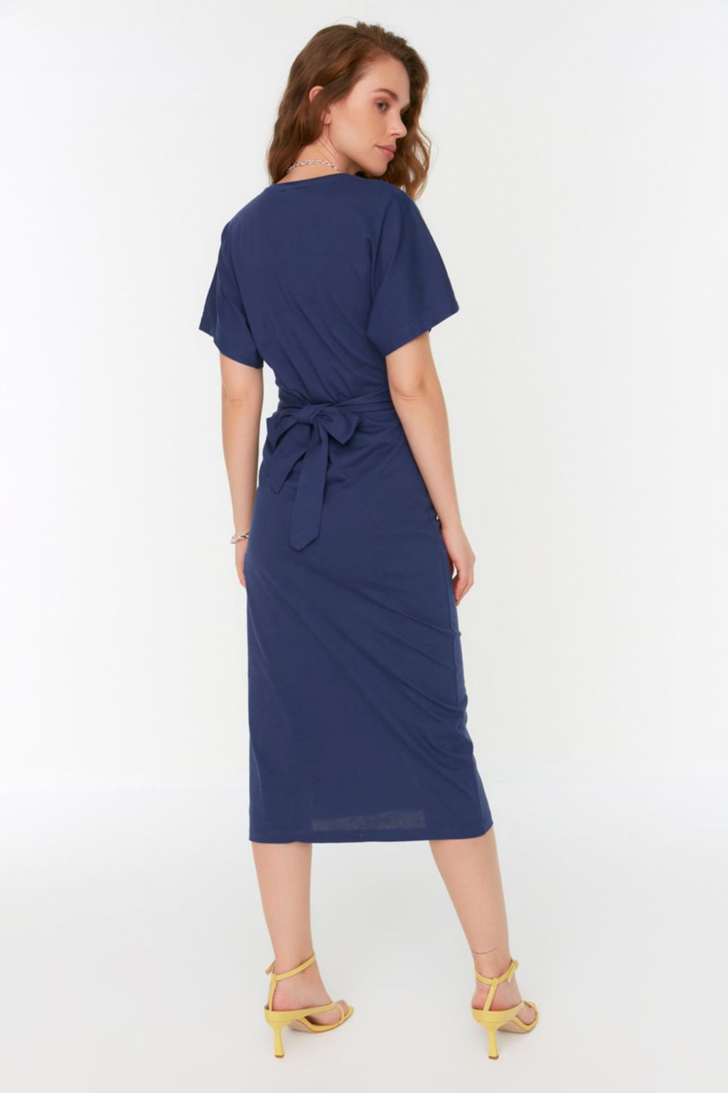 TRENDYOLMILLA Siyah %100 Pamuk Bele Oturan Y?rtmac ve Baglama Detayl? Midi Orme Kalem Elbise TWOSS21EL0404  фото 37