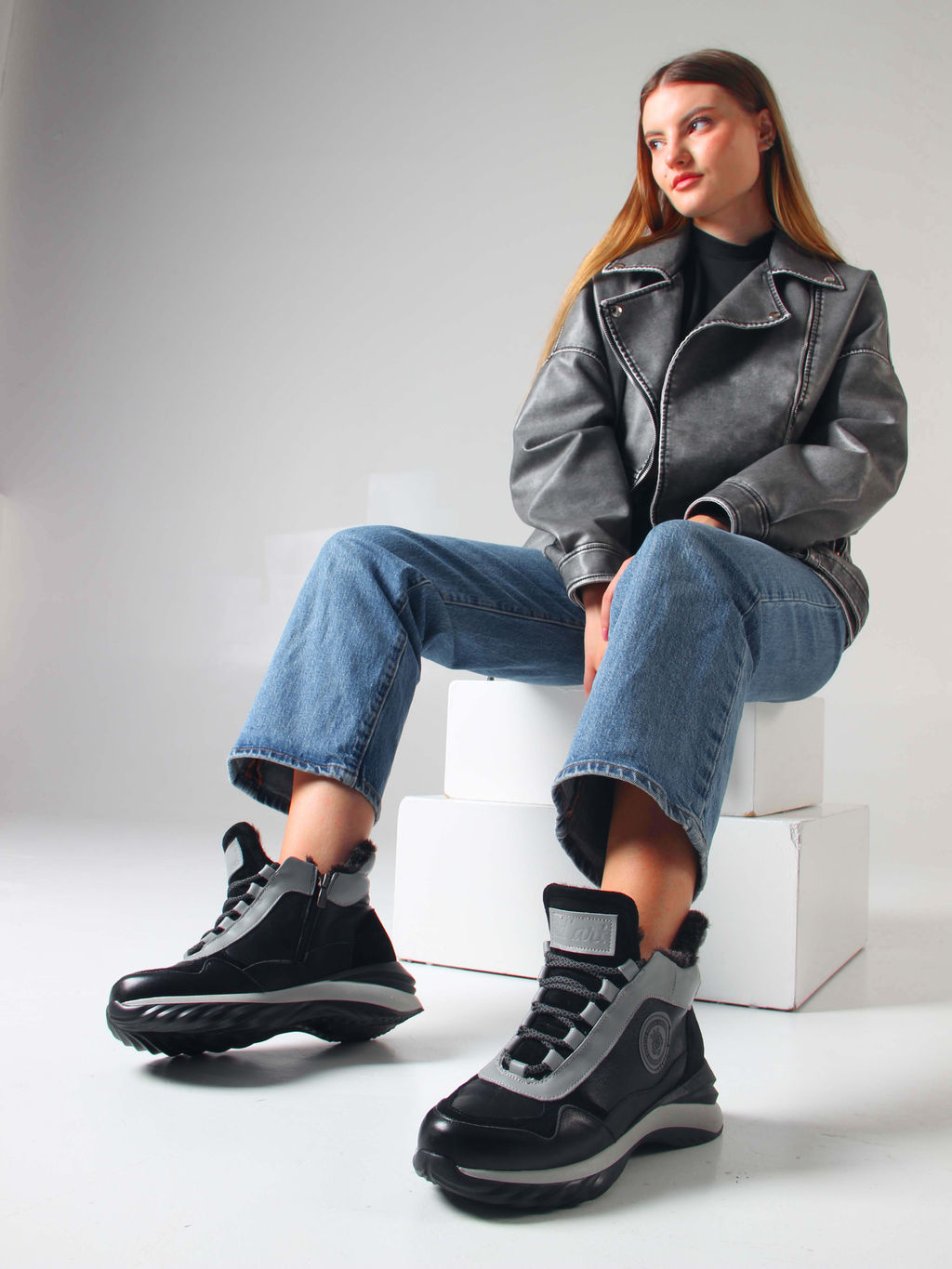 Ботинки 350.uno2bl. черный серый/Мех