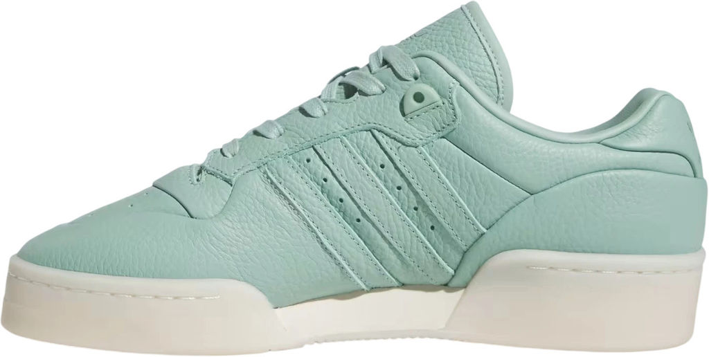 Кроссовки взрослые