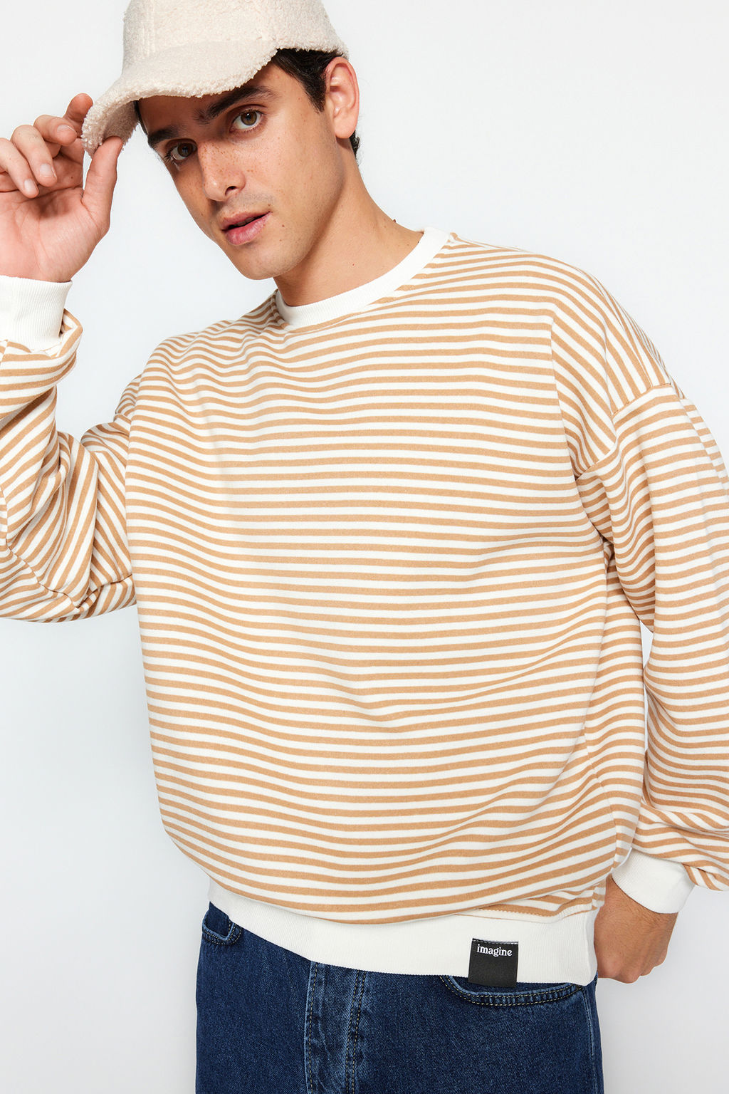 TRENDYOL MAN Siyah Oversize/Genis Kesim Cizgili Ici Polar/S?cak Tutan Sweatshirt TMNAW24SW00065