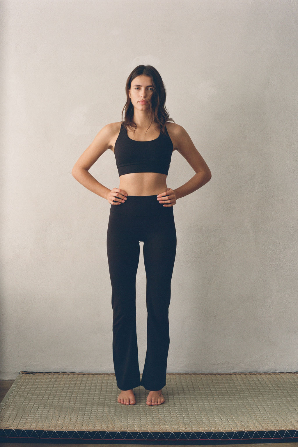 Leggings de yoga acampanados con SoftMove - H&m фото 12