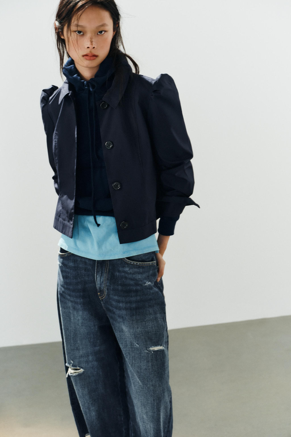 BLAZER CORTA FRUNCES HOMBRO / Azul - Zara фото 3