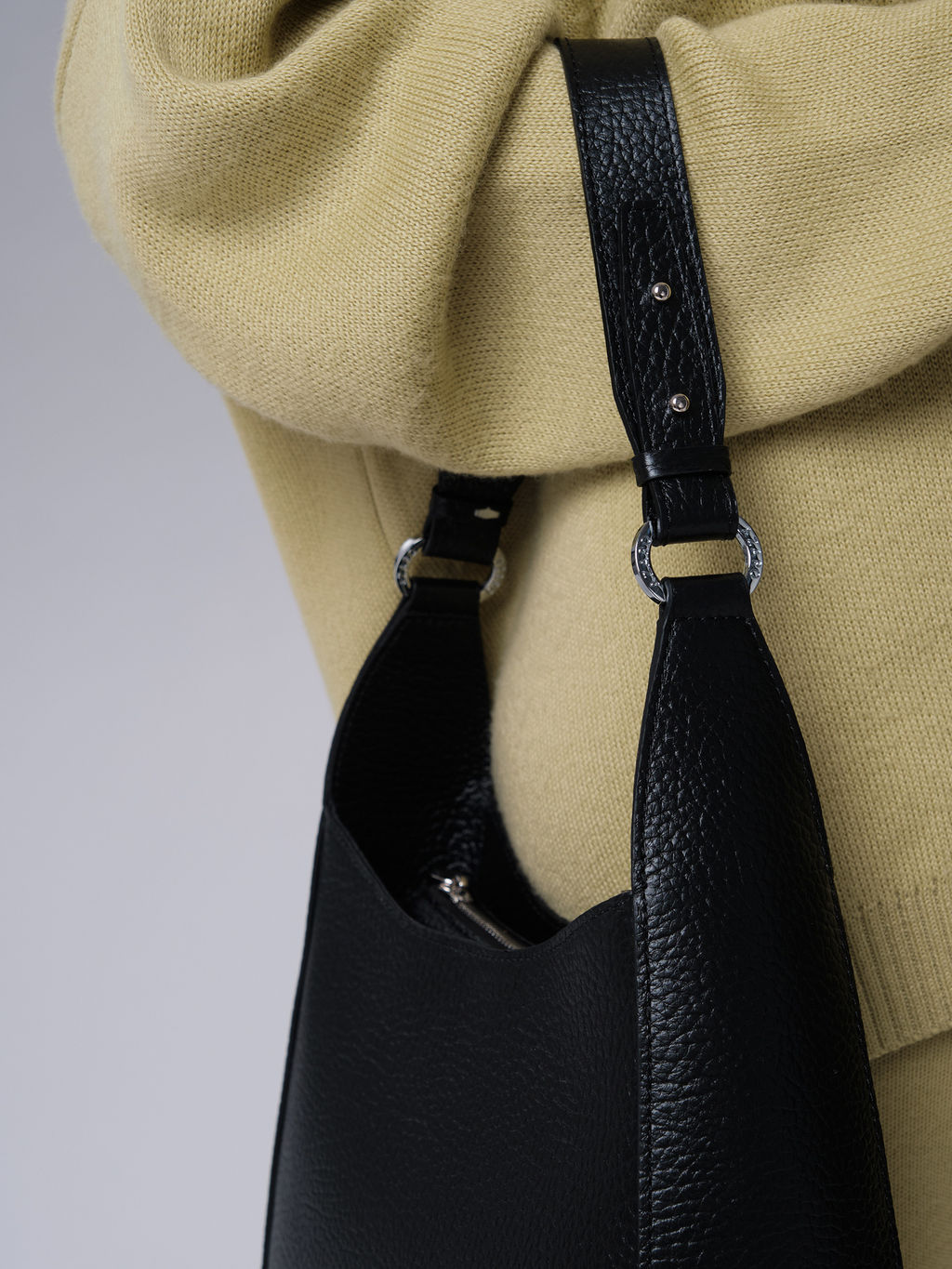 Кожаная сумка Azaro 31027 черный