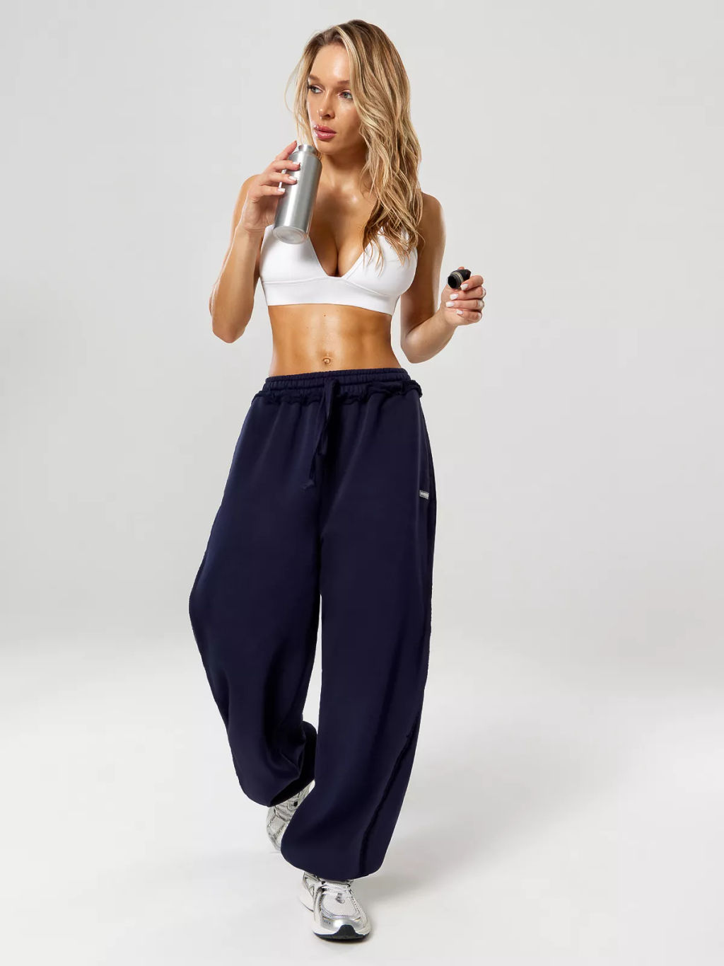 Спортивные брюки свободного кроя