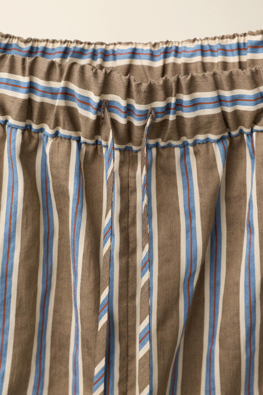 PANTAL?N RAYAS CON LINO CREATED BY CARAMEL LONDON X ZARA / Chocolate