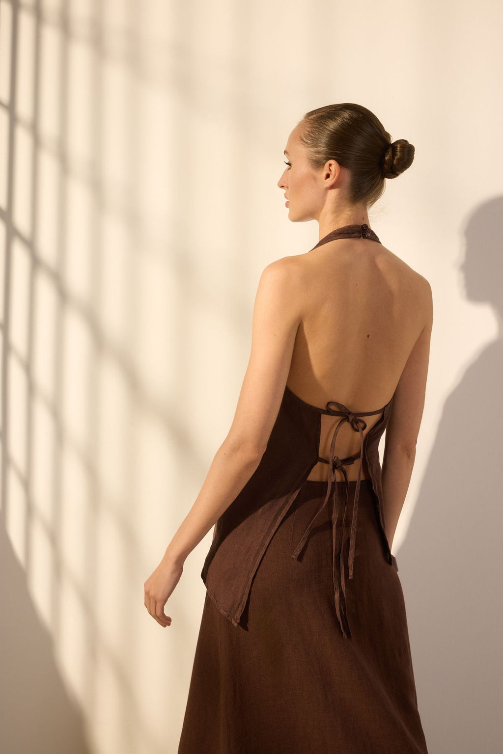 Kahverengi %100 Keten Halter Yaka Bluz TWOSS25BZ00459 - Trendyolmilla фото 4