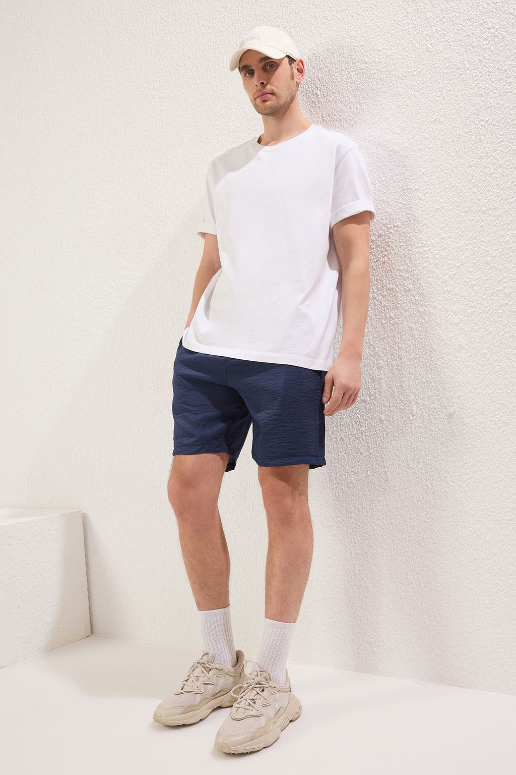 TRENDYOL MAN Lacivert Regular Fit Keten Gorunumlu Dokumlu Sort & Bermuda TMNSS25SR00005 - Trendyolmilla фото 2
