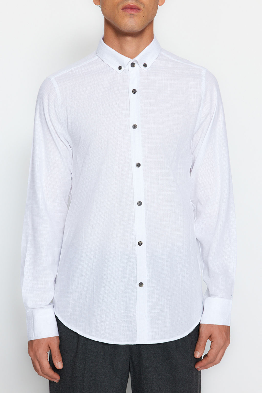 TRENDYOL MAN Beyaz Slim Fit Dokulu %100 Pamuklu Nefes Alabilen Gomlek TMNAW23GO00162 - Trendyolmilla фото 3