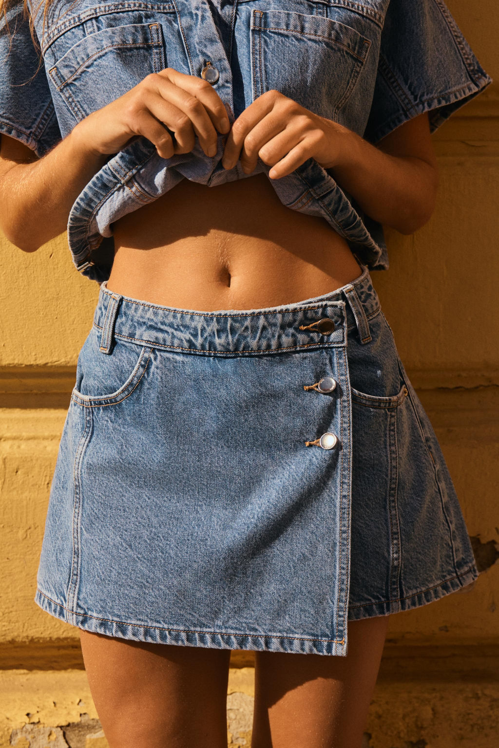 FALDA PANTAL?N Z1975 DENIM CRUZADA / Azul medio - Zara фото 2