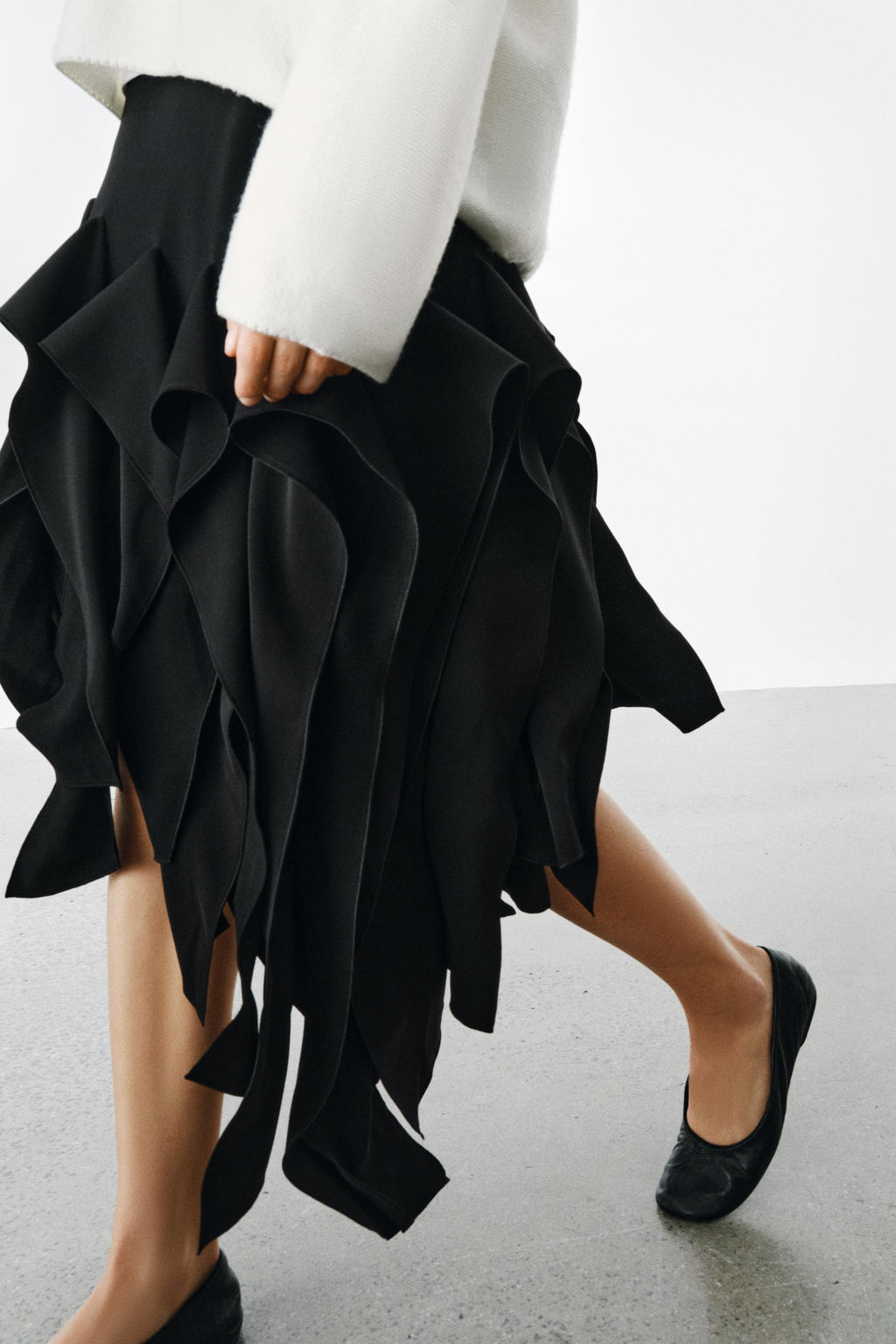 FALDA ASIM?TRICA ZW COLLECTION / Negro - Zara фото 2