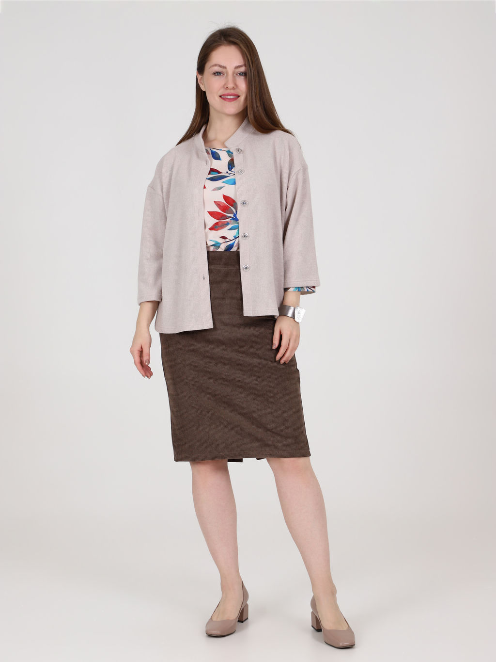 Юбка классическая из вельвета коричневая