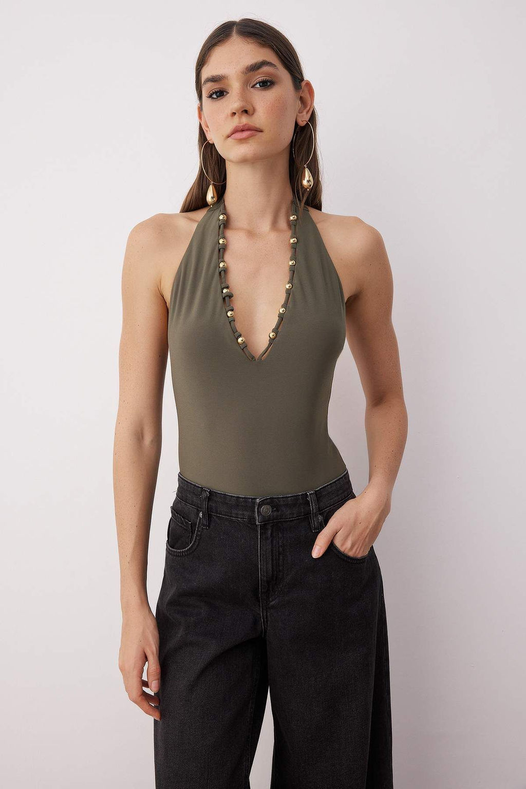 Koyu Haki Duz V Yaka Kolsuz Orme Sandy Y?lbas? Body TPRAW26BD00007