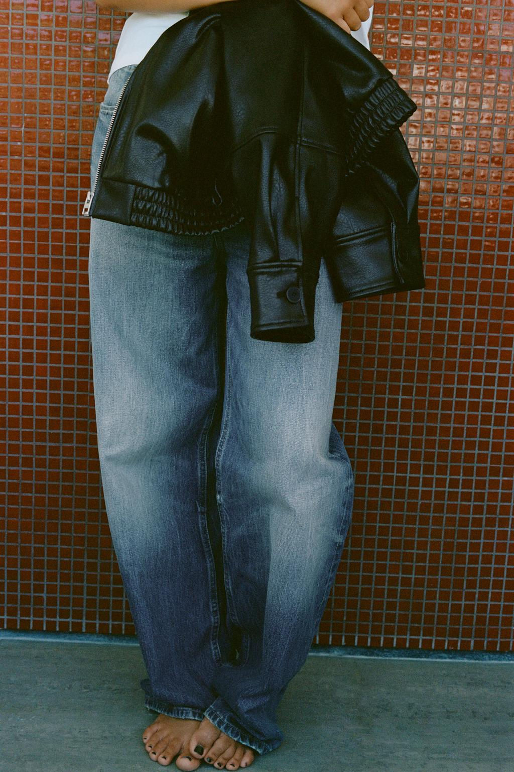 RELAXED OVERSIZE TAPERED HIGH-WAIST TRF JEANS - Zara фото 13