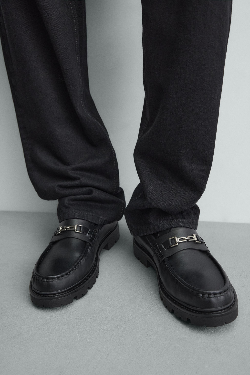 LOAFERS WITH METAL APPLIQU_ - Zara фото 4