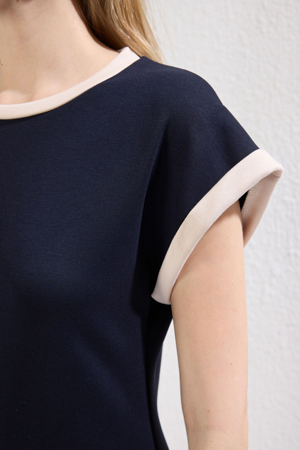 Lacivert Renk Bloklu Shift/Duz Kesim Mini Orme Elbise TWOSS25EL00589 - Trendyolmilla фото 4