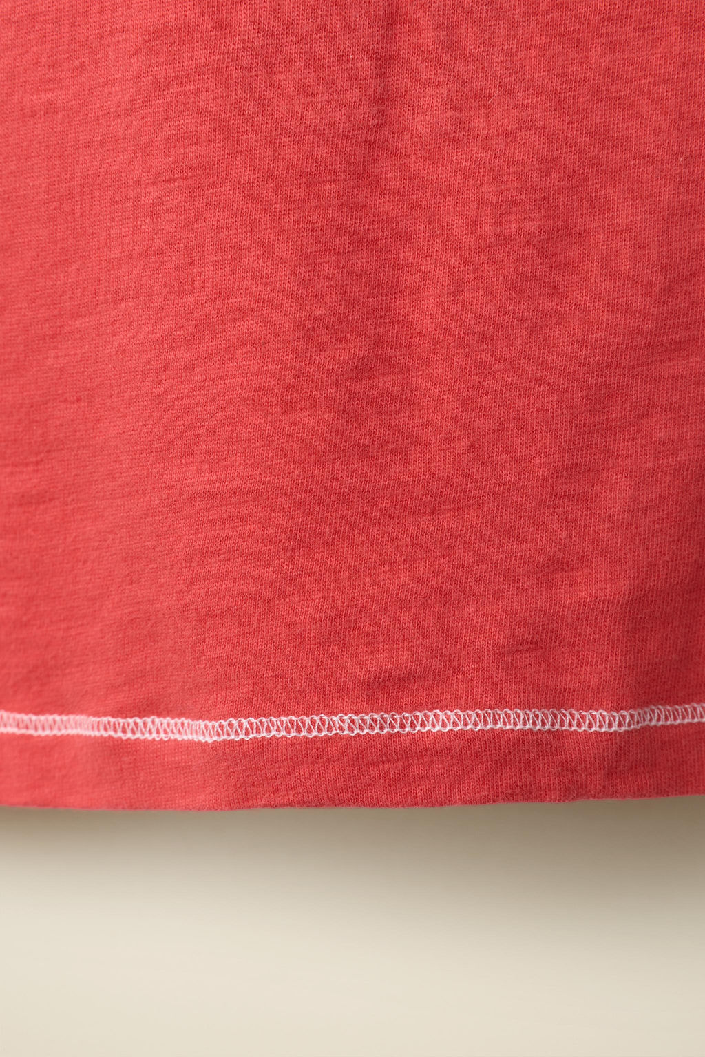 CAMISETA PESPUNTES CREATED BY CARAMEL LONDON X ZARA / Rojo