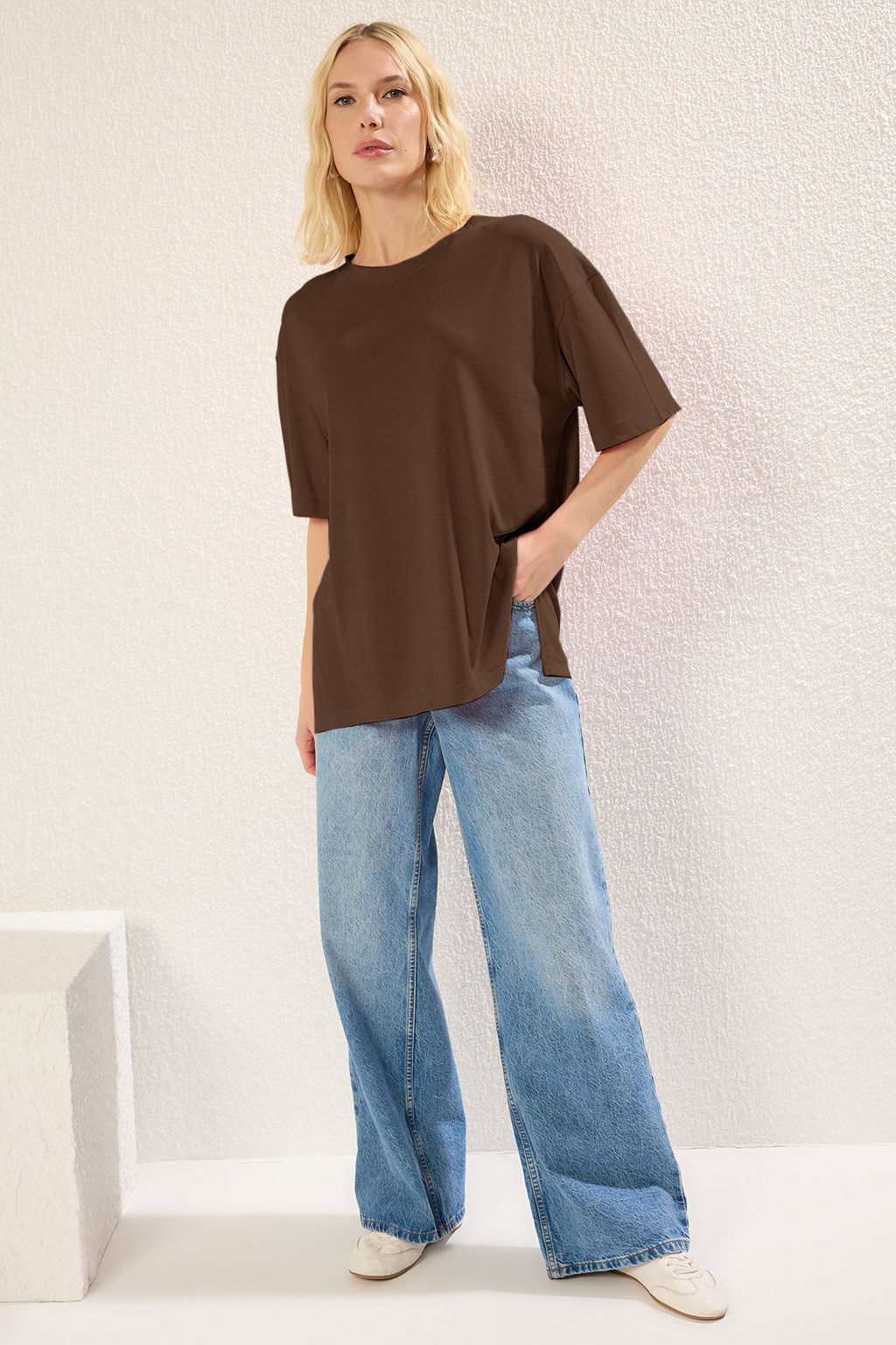 Kahverengi More Sustainable Modal Kumas Oversize/Genis Kal?p Orme T-Shirt TWOSS25TS00125