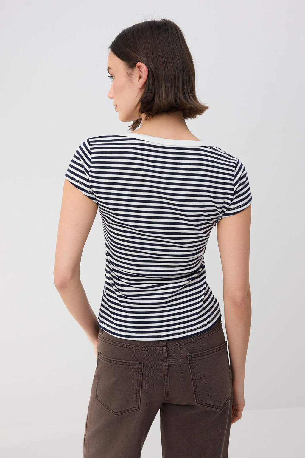 Wardrobe Essentials-Ekru Fitted/Vucuda Oturan Havuz Yaka Ay Kol Yumusak Orme Bluz TWOSS26BZ00362