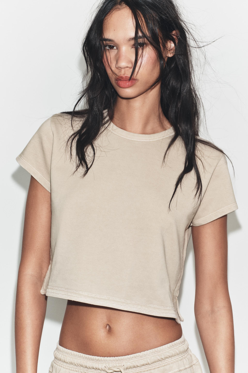 CAMISETA CORTA EFECTO LAVADO / Piedra - Zara фото 2
