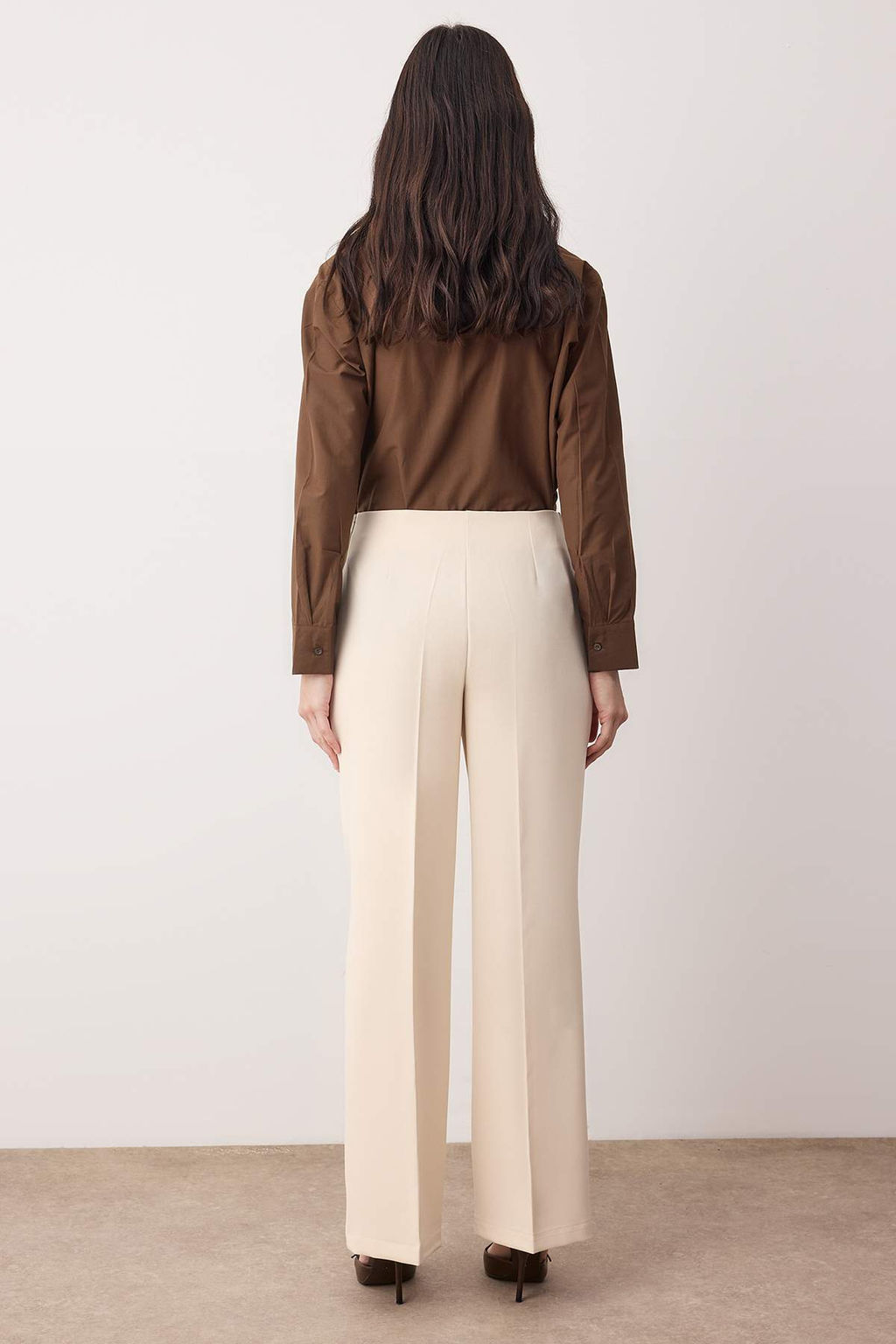 Bej Dugme Detayl? Wide Leg/Genis Paca Pantolon TWOAW26PL00152 - Trendyolmilla фото 4