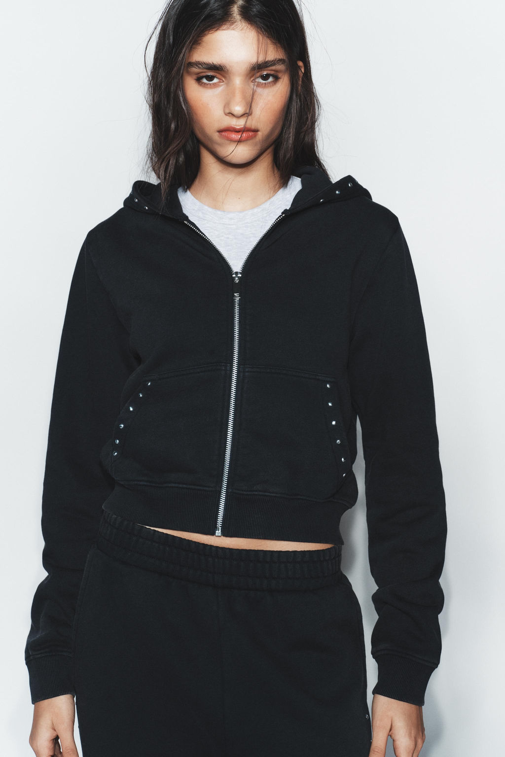 SUDADERA FELPA EFECTO LAVADO TACHAS / Carb?n - Zara фото 2