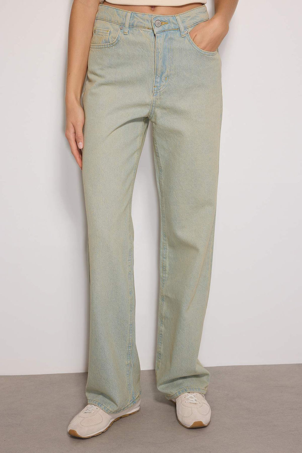 TRENDYOLMILLA Mavi Soluk Efekt Vintage Yuksek Bel Wide Leg Jeans TWOSS23JE00166  фото 10