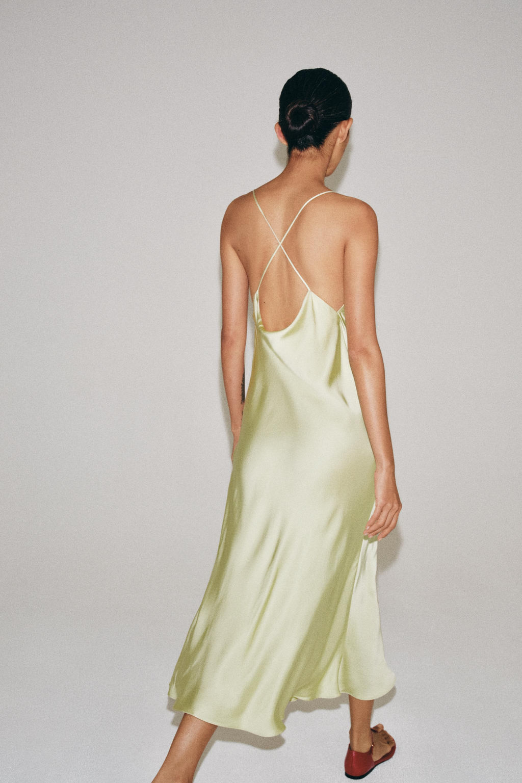 VESTIDO LENCERO SATINADO ZW COLLECTION / Verde agua - Zara фото 5