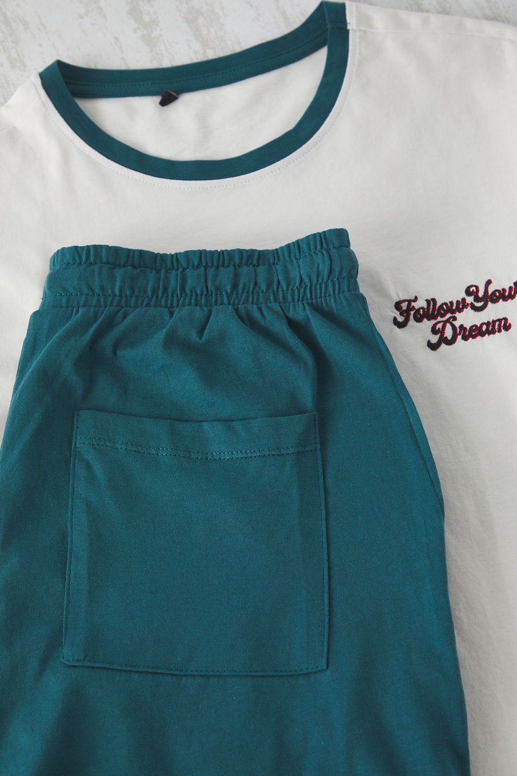 TRENDYOL MAN Ekru Zumrut Yesili Regular Fit Nak?sl? Orme Sortlu Pijama Tak?m? TMNSS25PT00026 - Trendyolmilla фото 3