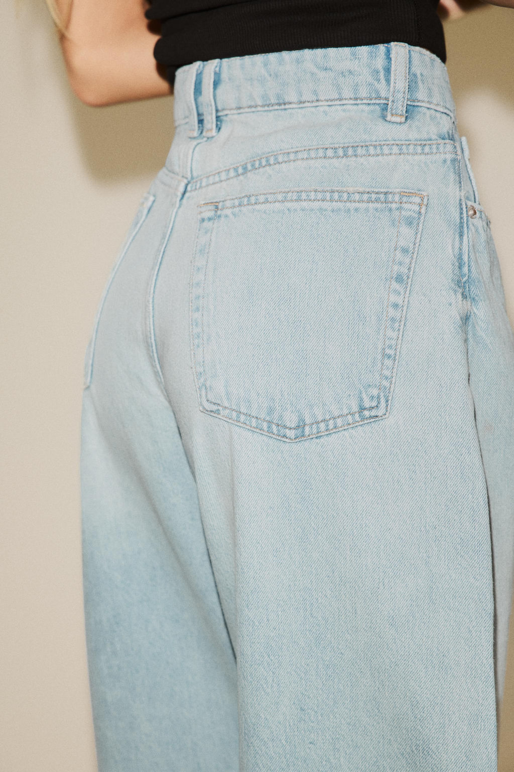 HIGH-WAIST BARREL TRF JEANS - Zara фото 6