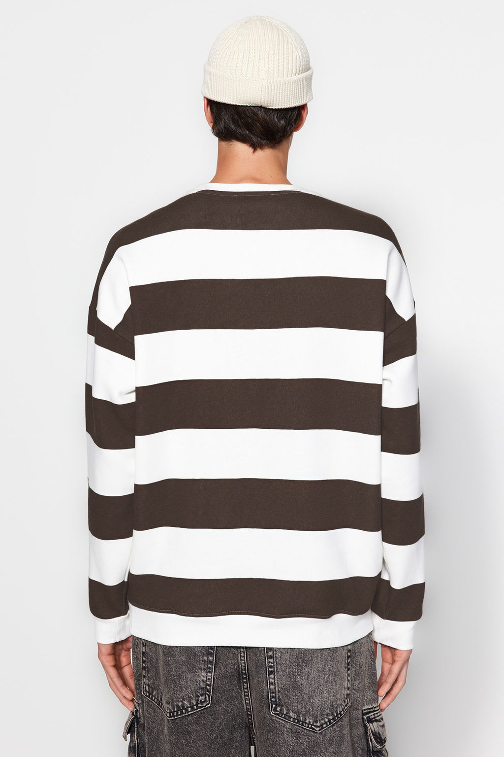 TRENDYOL MAN Indigo-Ekru Oversize/Genis Kesim Bisiklet Yaka Cizgili Ici Polarl? Pamuklu Sweatshirt TMNAW24SW00098 - Trendyolmilla фото 14