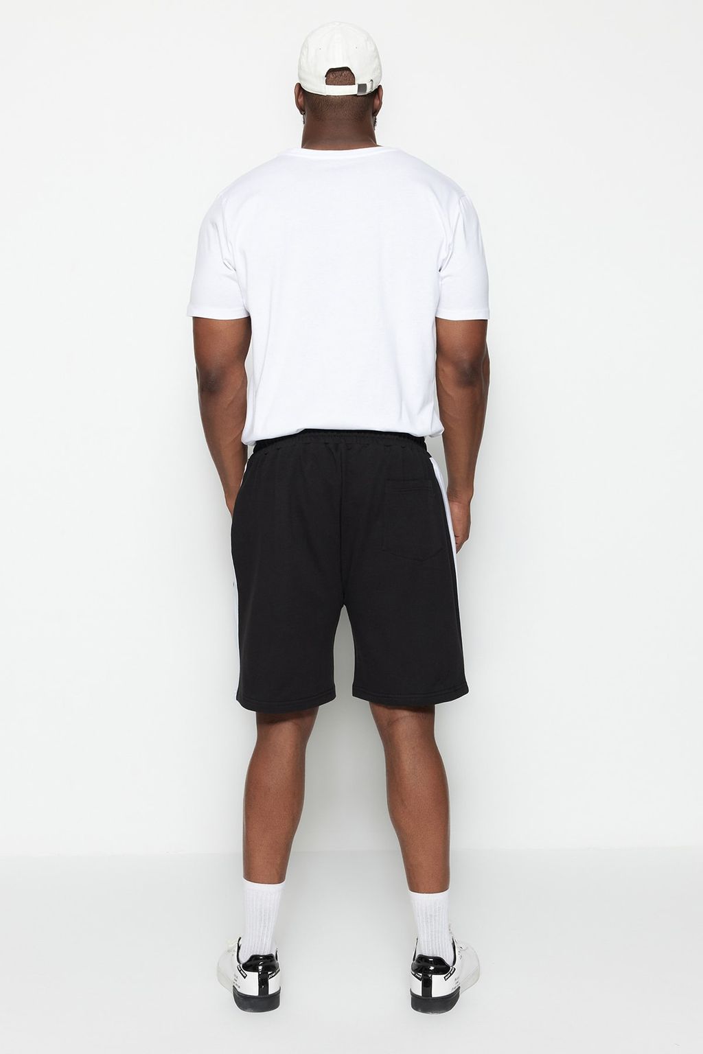 TRENDYOL MAN Buyuk Beden Siyah Regular/Normal Kesim Orta Boy Lastik Belli Renk Panelli Sort TMNSS23SR00046 - Trendyolmilla фото 14