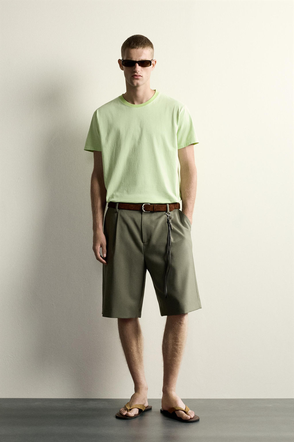 CAMISETA RELAXED FIT CUELLO CONTRASTE / Lima
