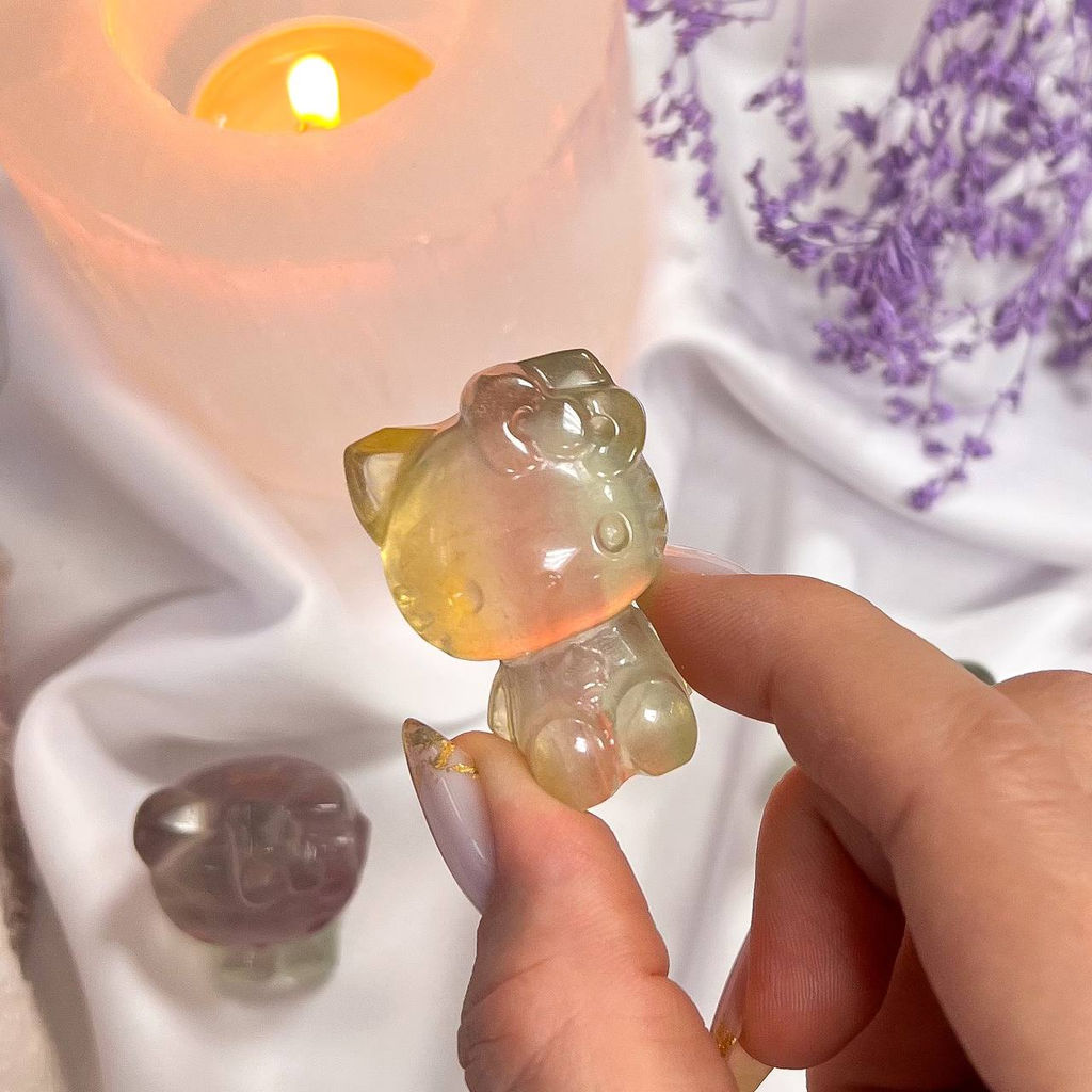 Фигурка резная "Hello Kitty" из Флюорита