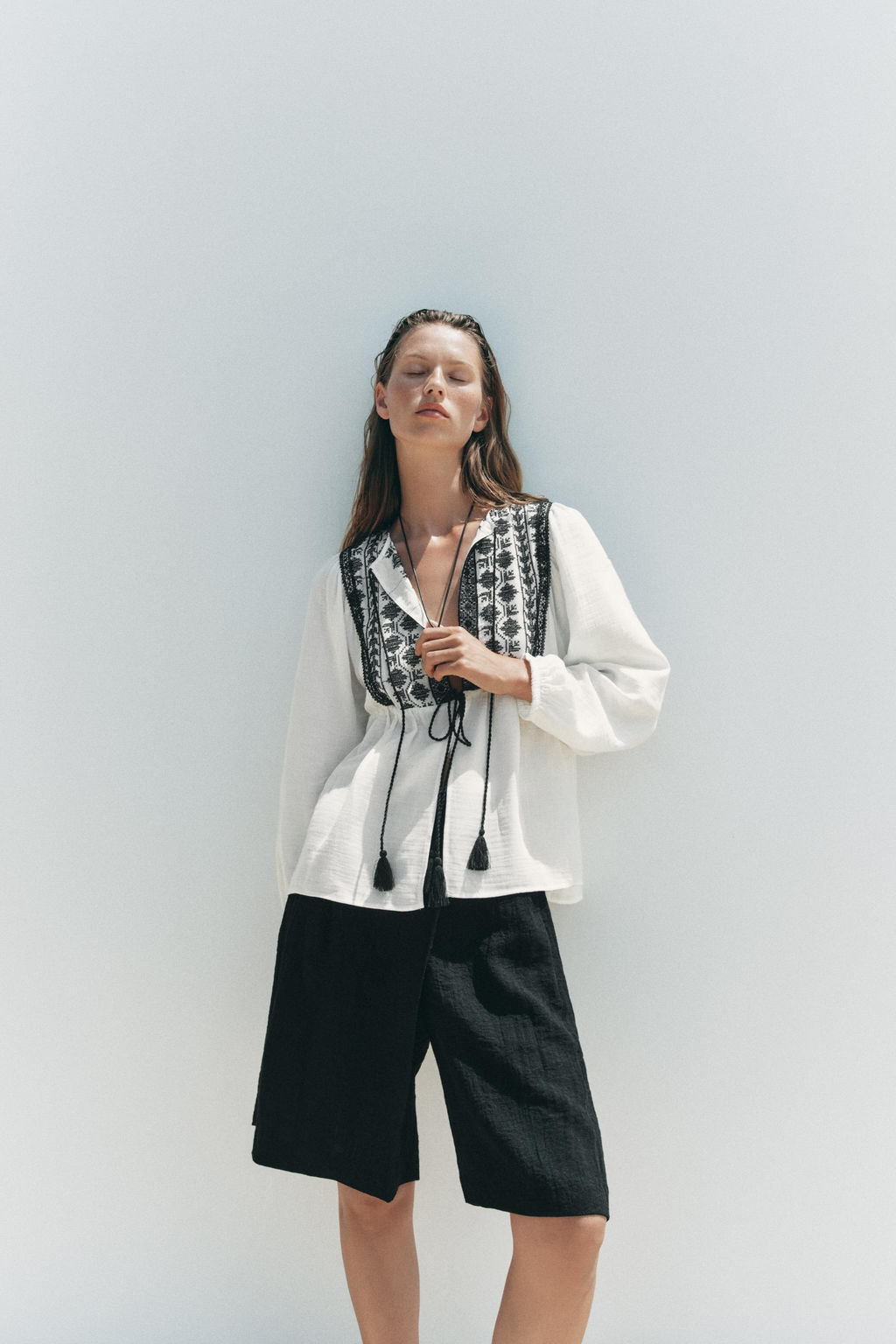 CONTRAST EMBROIDERY JACKET - Zara фото 2