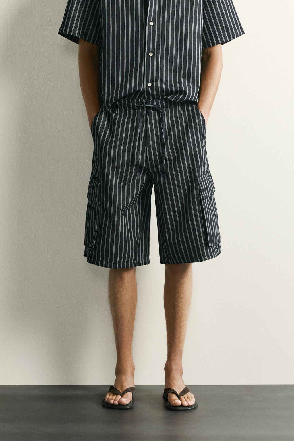 BERMUDA CARGO DENIM ALGOD?N - LINO RAYAS / Azul - Zara фото 2