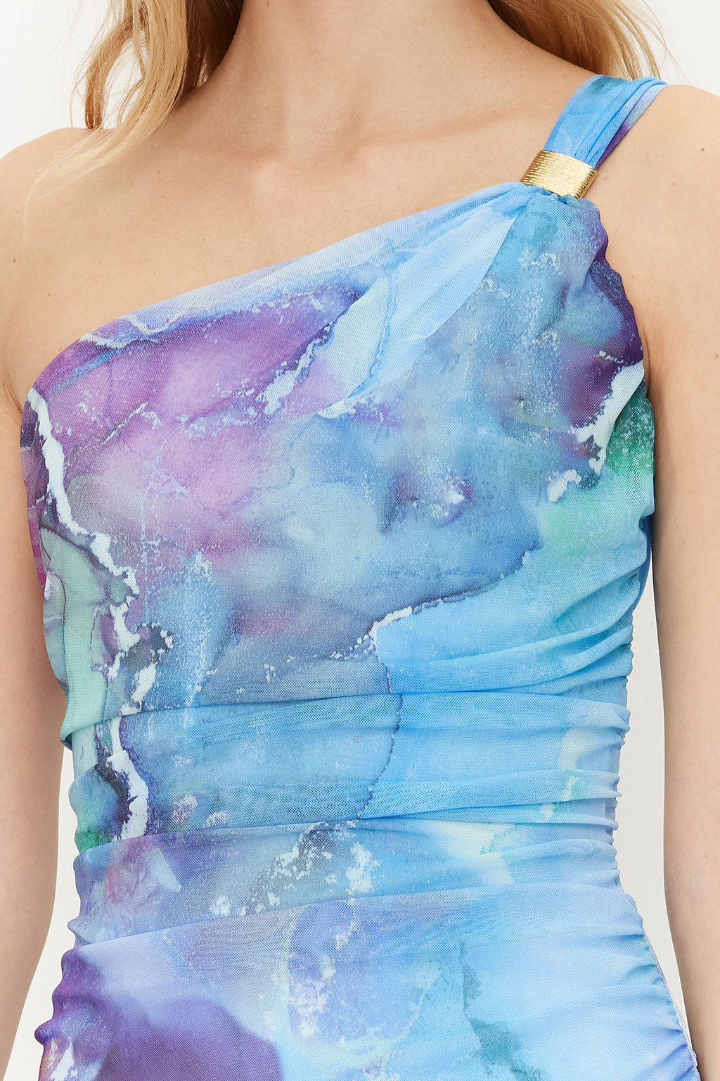 Cok Renkli Tek Kol Vucuda Oturan Aksesuar Detayl? Tul Esnek Orme Midi Kalem Elbise TWOSS24EL00174