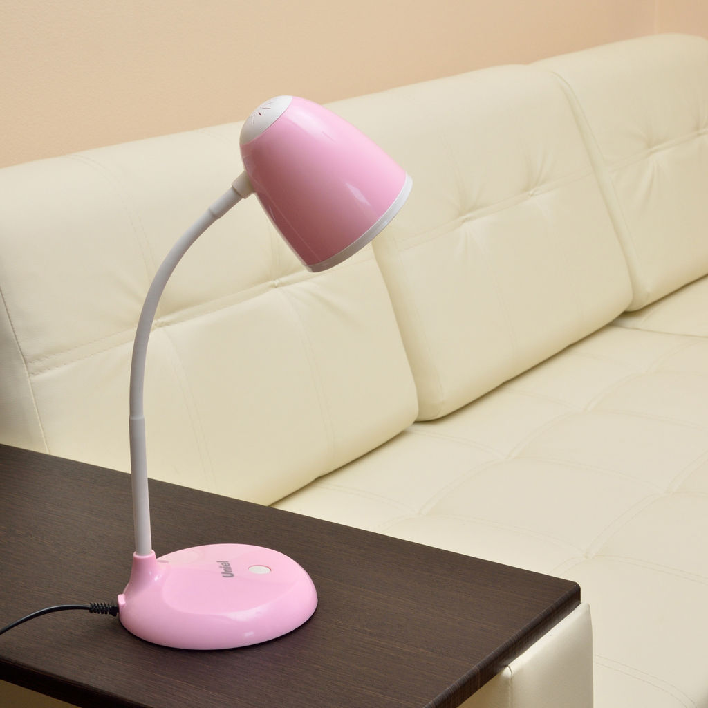 TLI-228 PINK E27 Светильник настольный, 60W. Цоколь Е27. Механический выключатель. Розовый. ТМ Uniel.