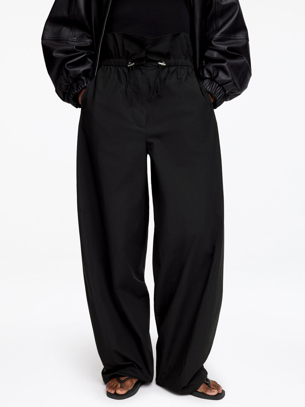 Pantalones con cintura paperbag - H&m фото 3
