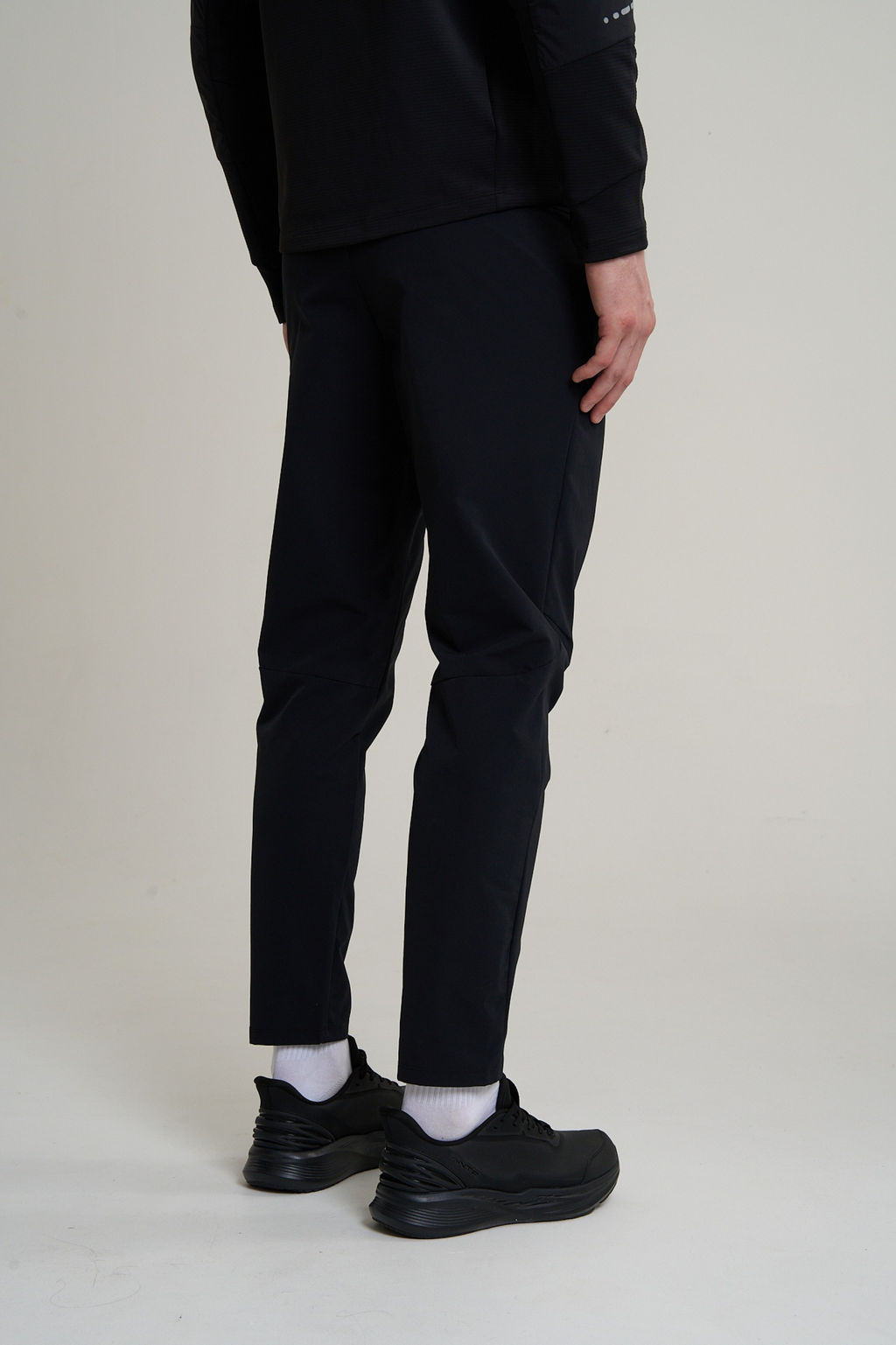 Брюки текстильные Черный ANTA RUNNING Woven Track Pants фото 6